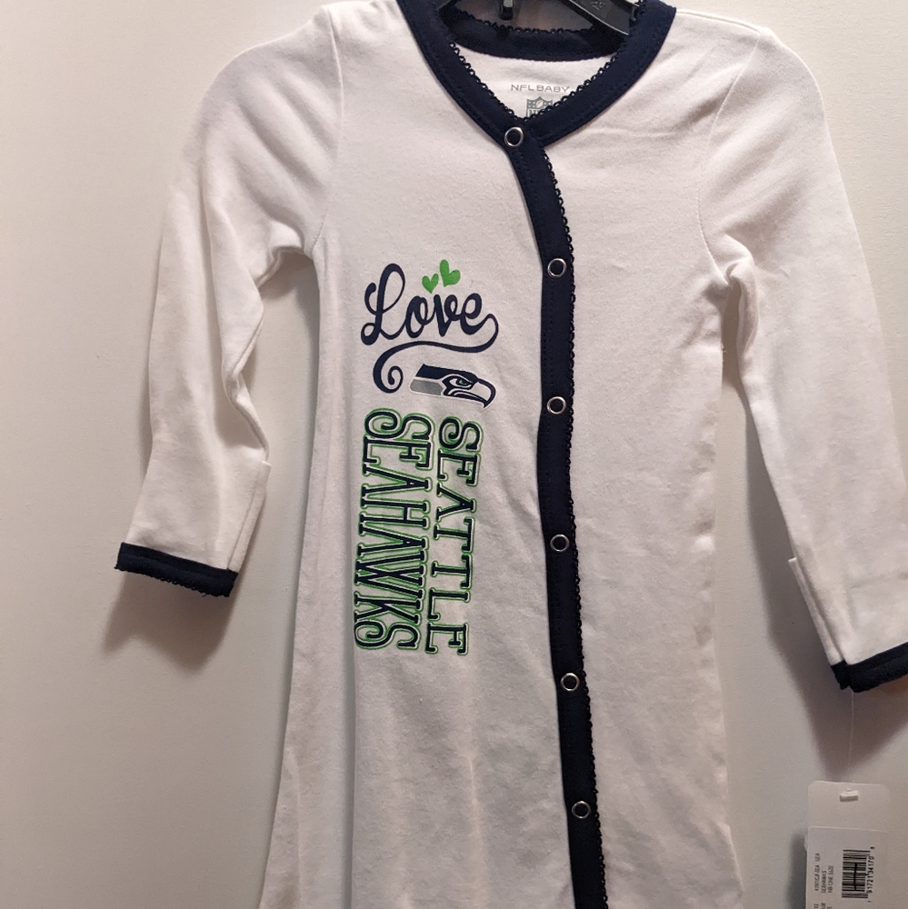 Seattle Seahawks infants 0-6 months sleeper gown with snap front NWT